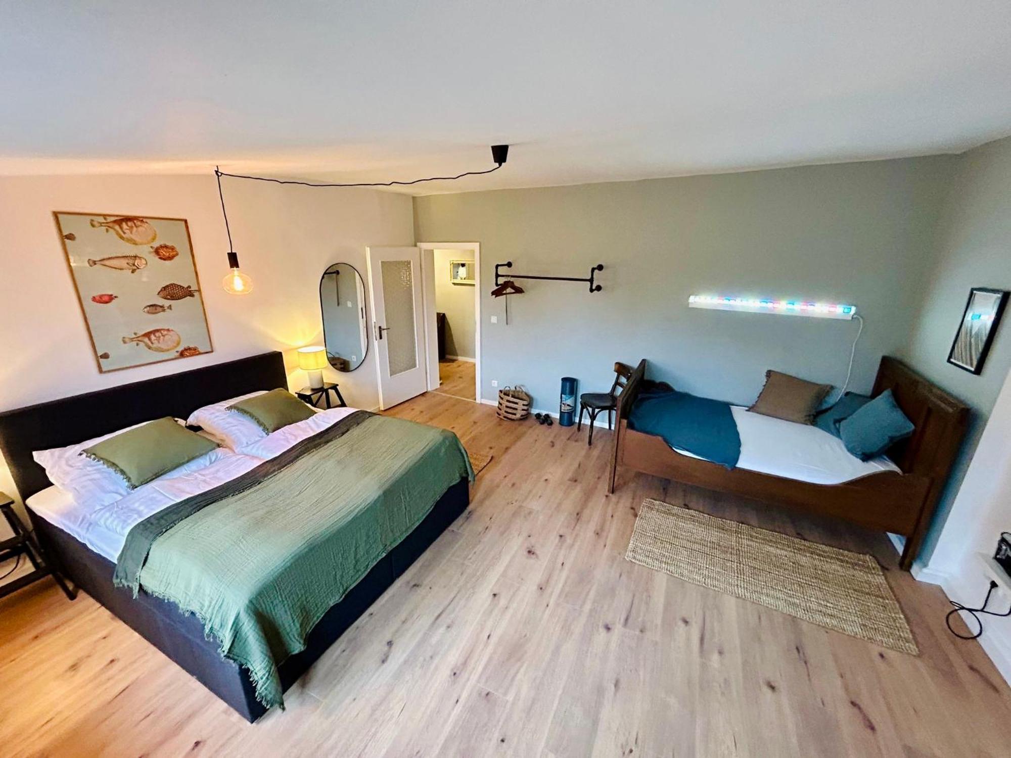 Feelslikehome - Urbane Altbauwohnung Mit Dachterasse& Parkplatz Bochum Buitenkant foto