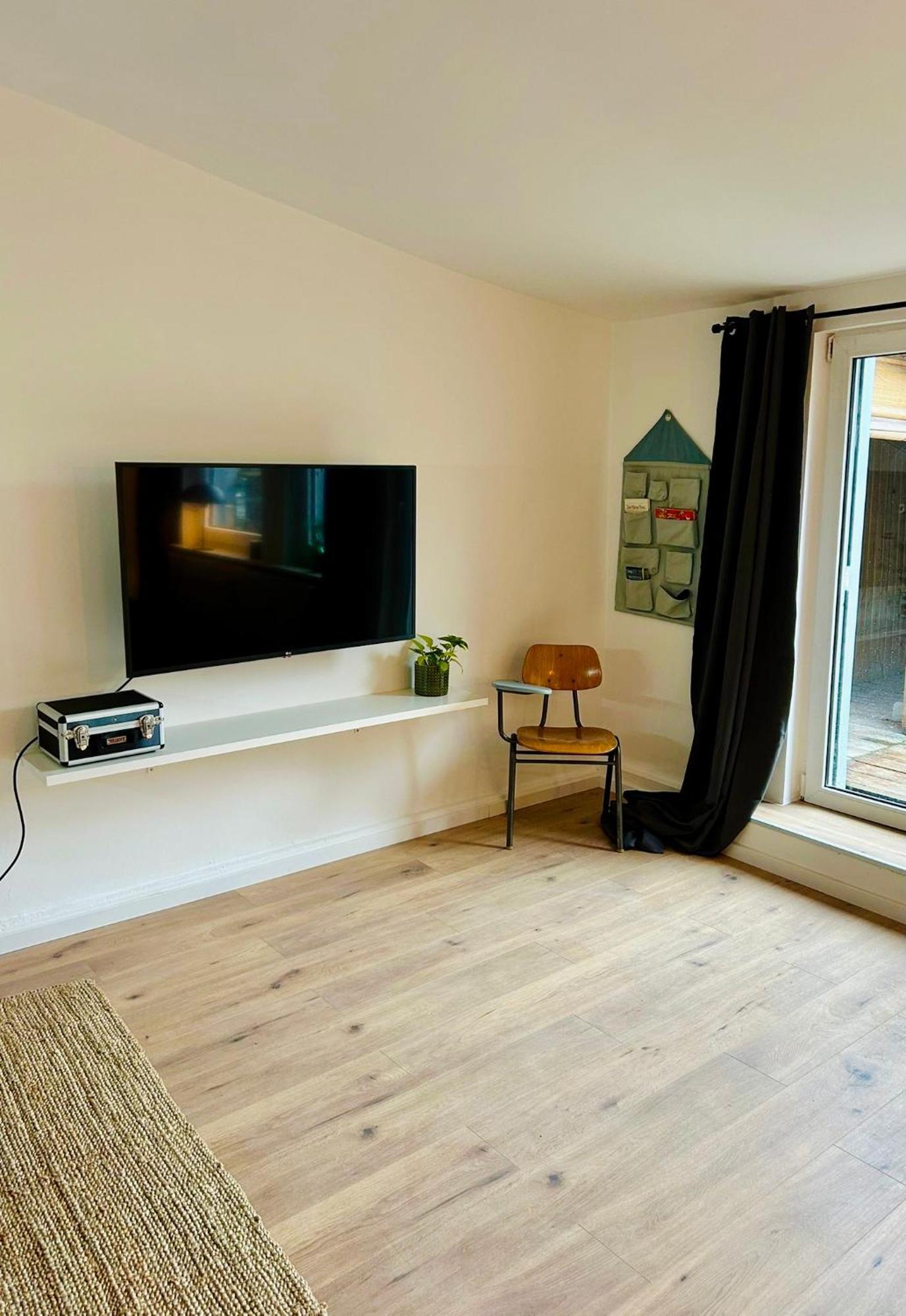 Feelslikehome - Urbane Altbauwohnung Mit Dachterasse& Parkplatz Bochum Buitenkant foto