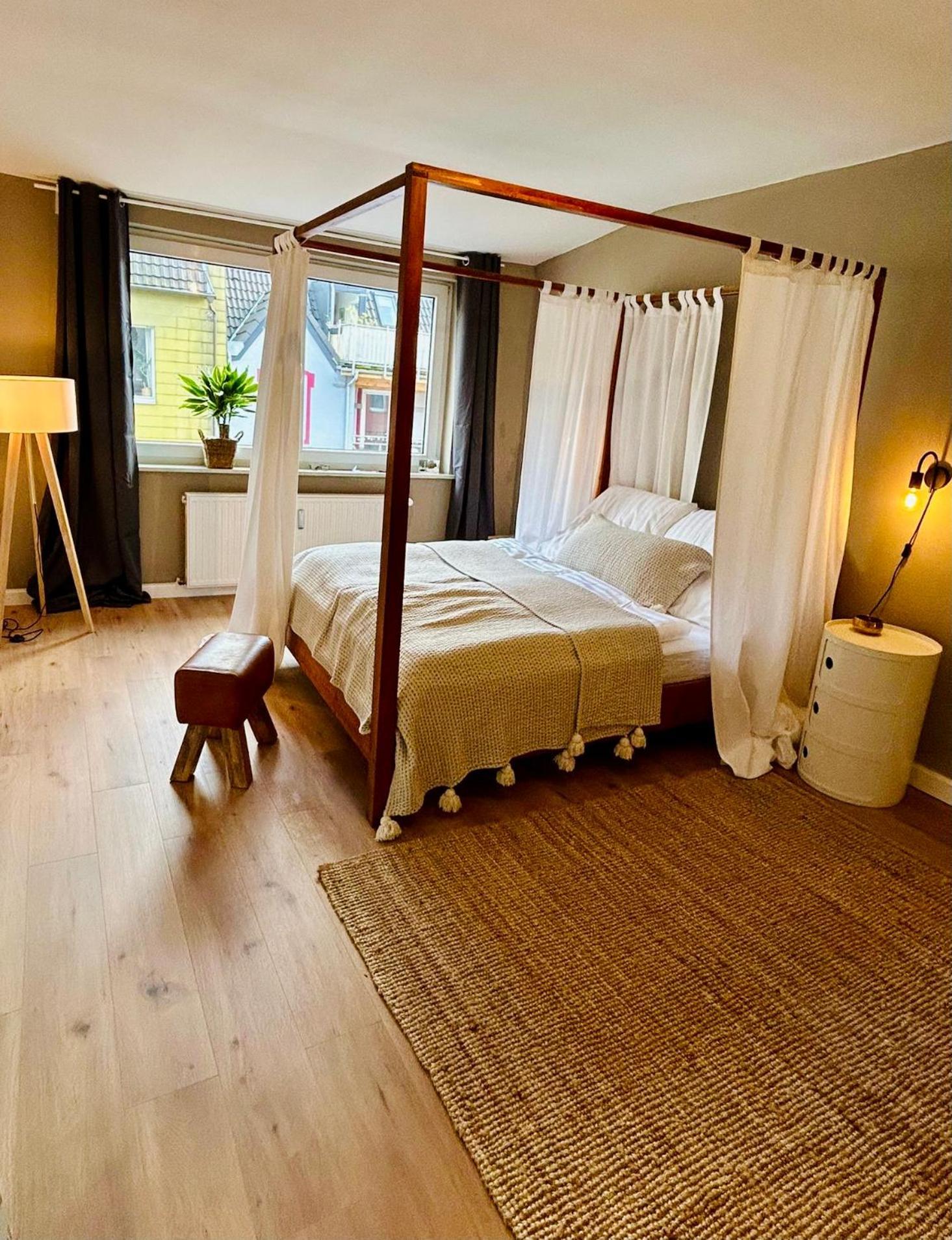 Feelslikehome - Urbane Altbauwohnung Mit Dachterasse& Parkplatz Bochum Buitenkant foto